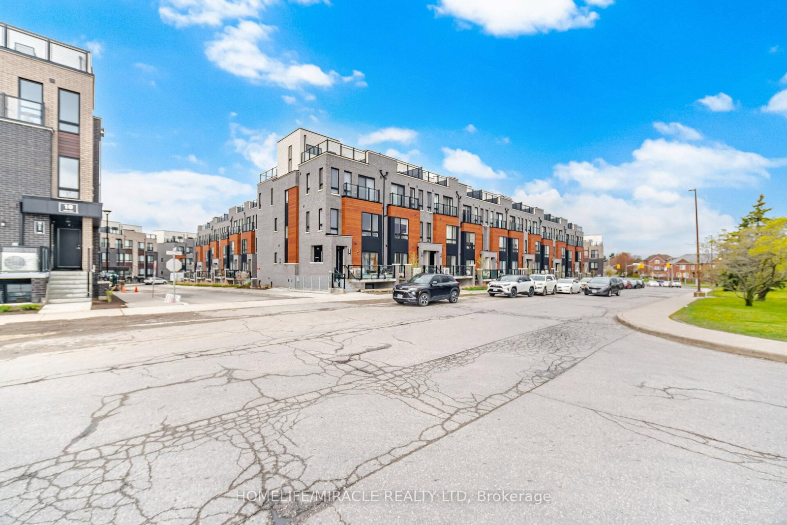 30 Liben Way • #20 • Toronto, ON photo 3