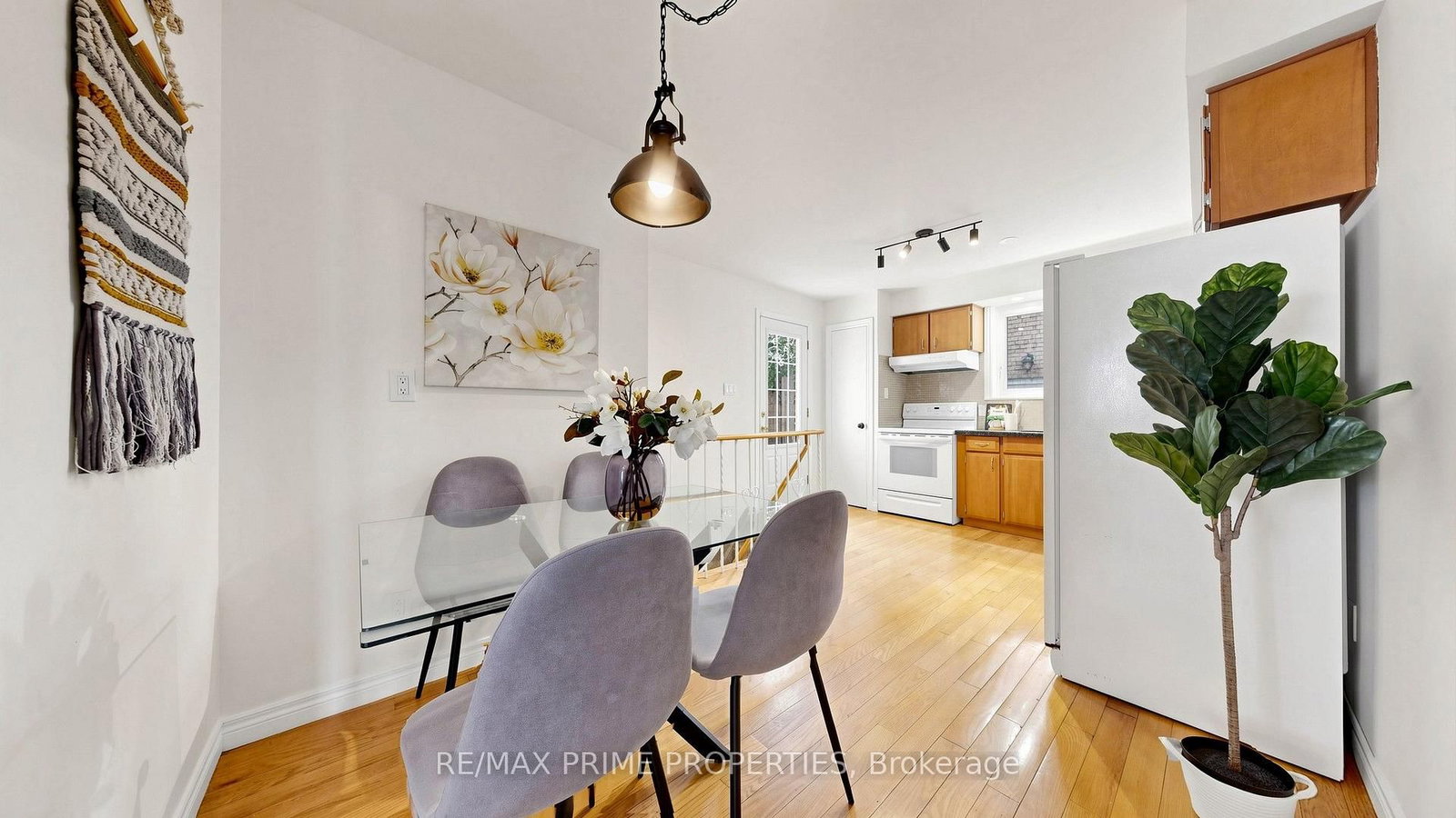 3 Leeswood Crescent E • Toronto, ON photo 12