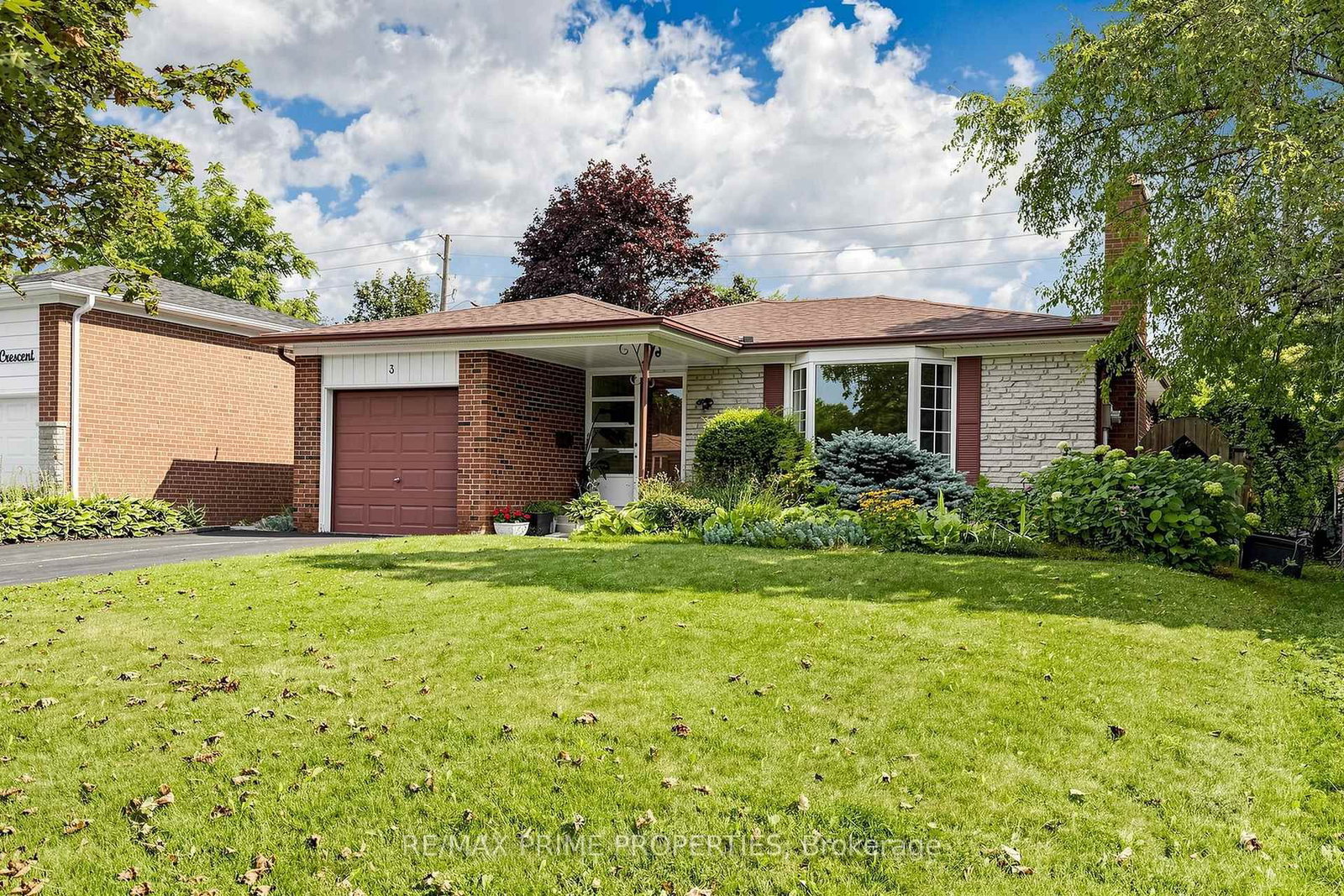 3 Leeswood Crescent E • Toronto, ON photo 2