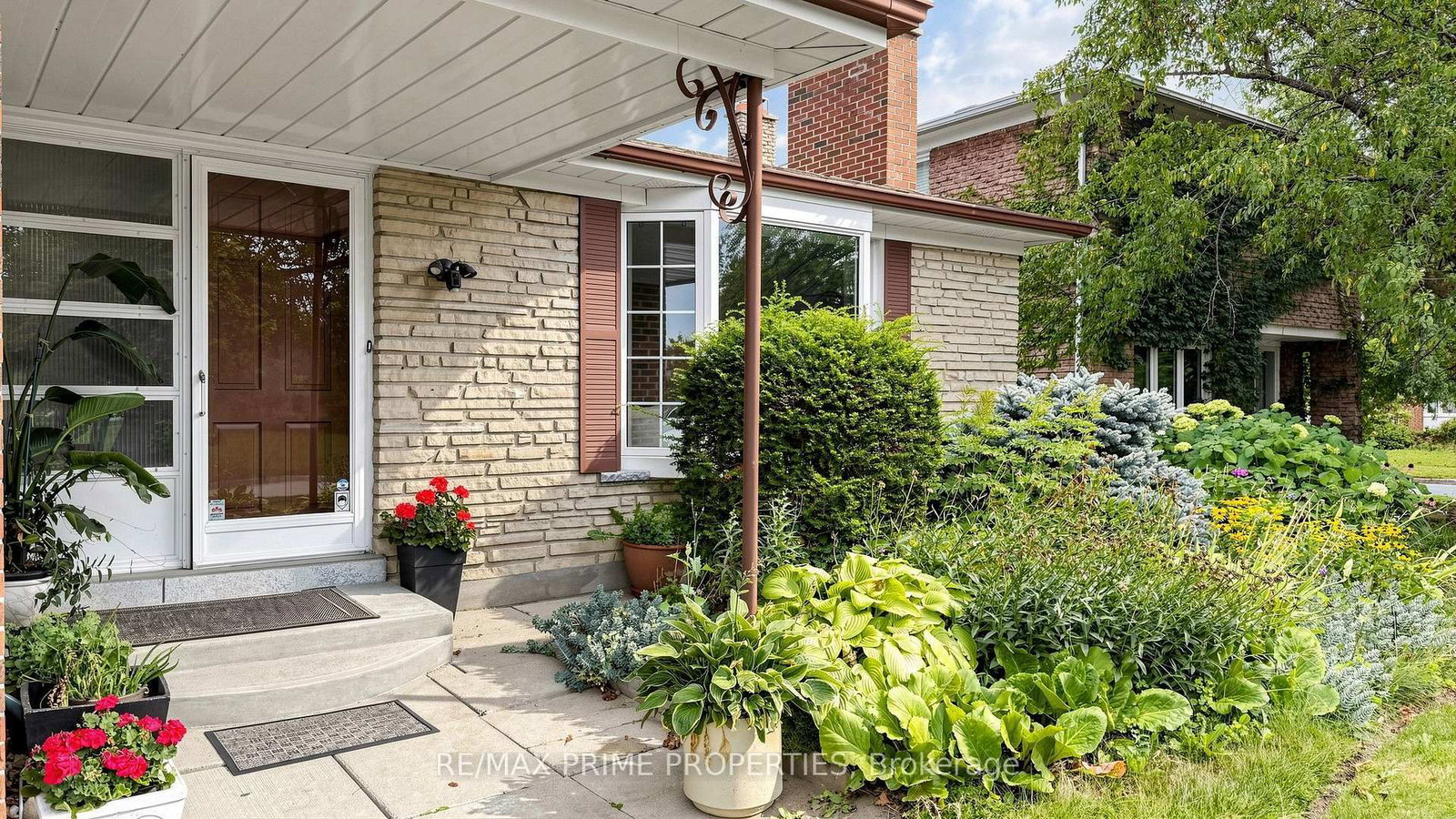 3 Leeswood Crescent E • Toronto, ON photo 3