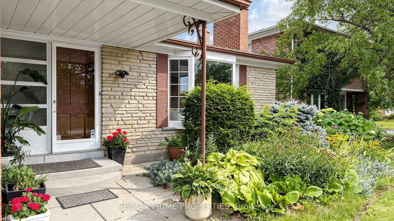 3 Leeswood Crescent E