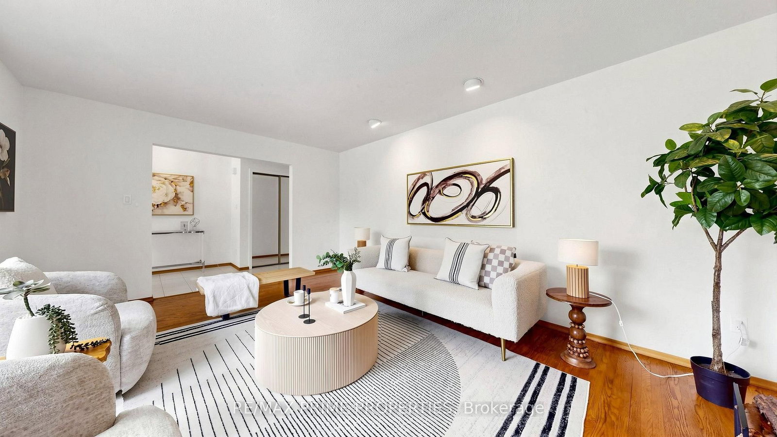3 Leeswood Crescent E • Toronto, ON photo 8