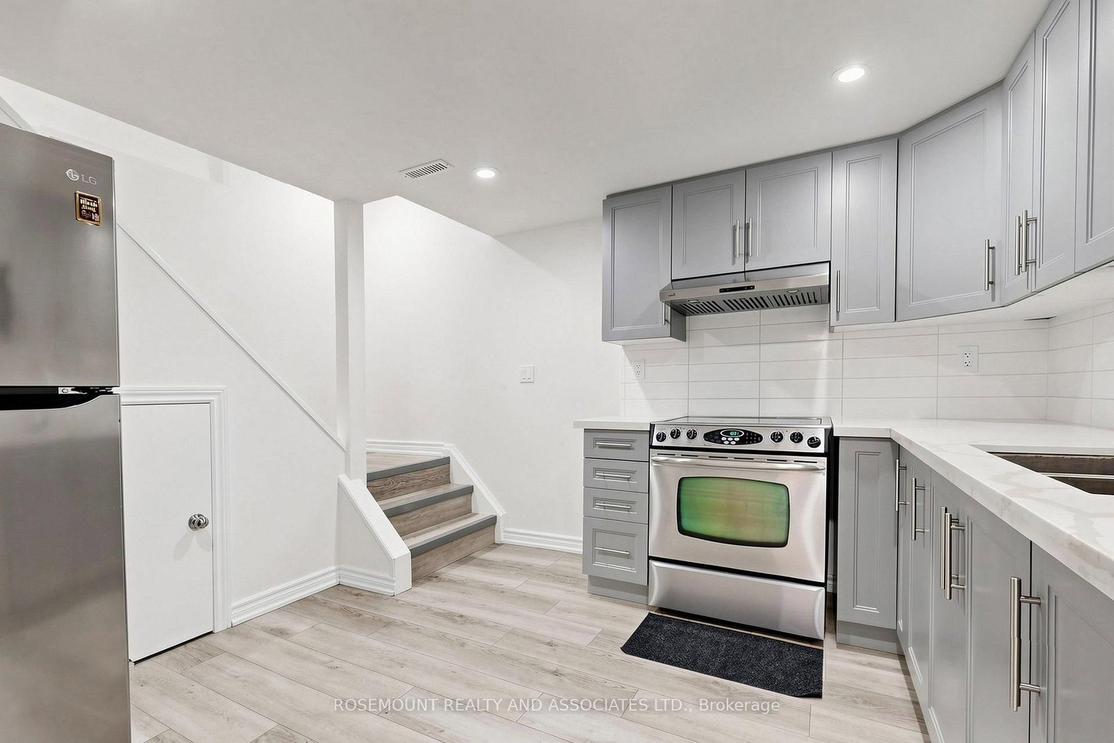 89 Winstanly Crescent • Toronto, ON photo 24