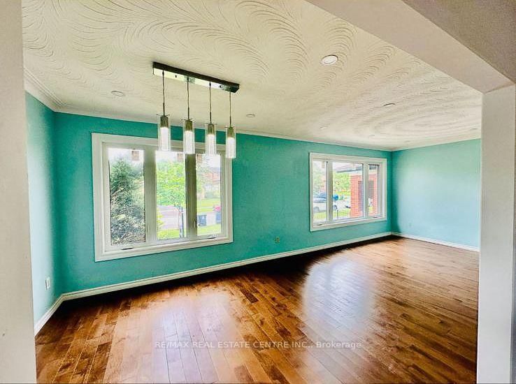 22 Beran Drive • Toronto, ON photo 11