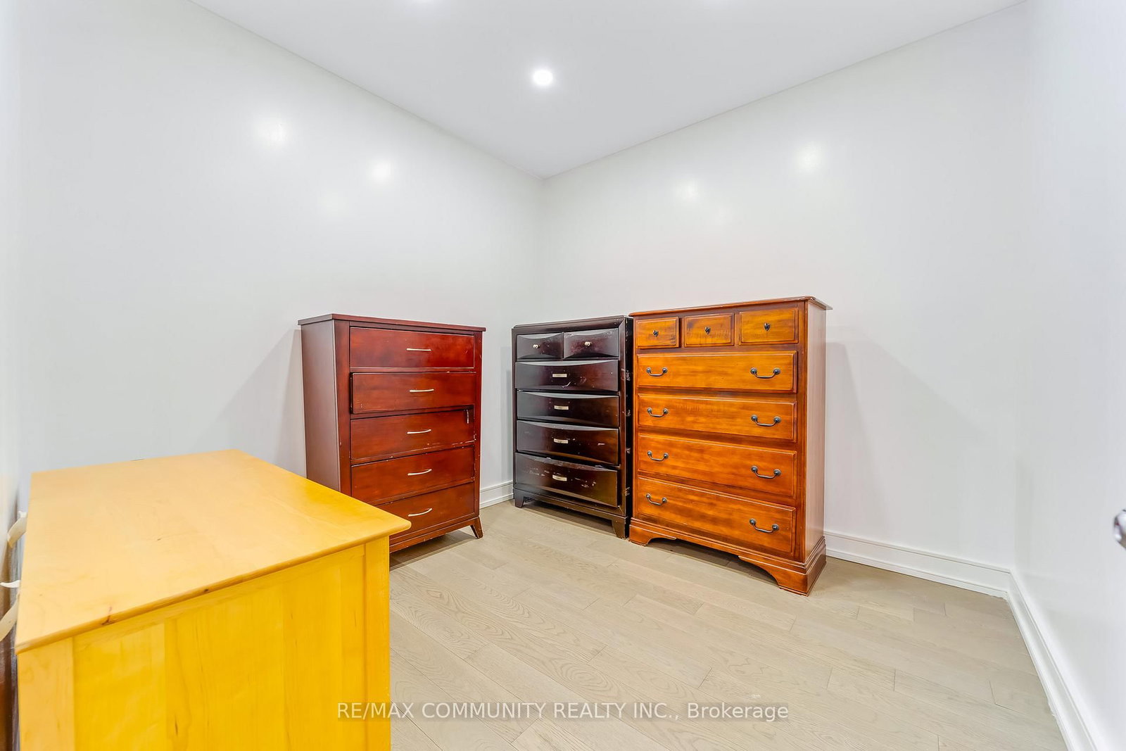 856 Kennedy Road • Toronto, ON photo 22