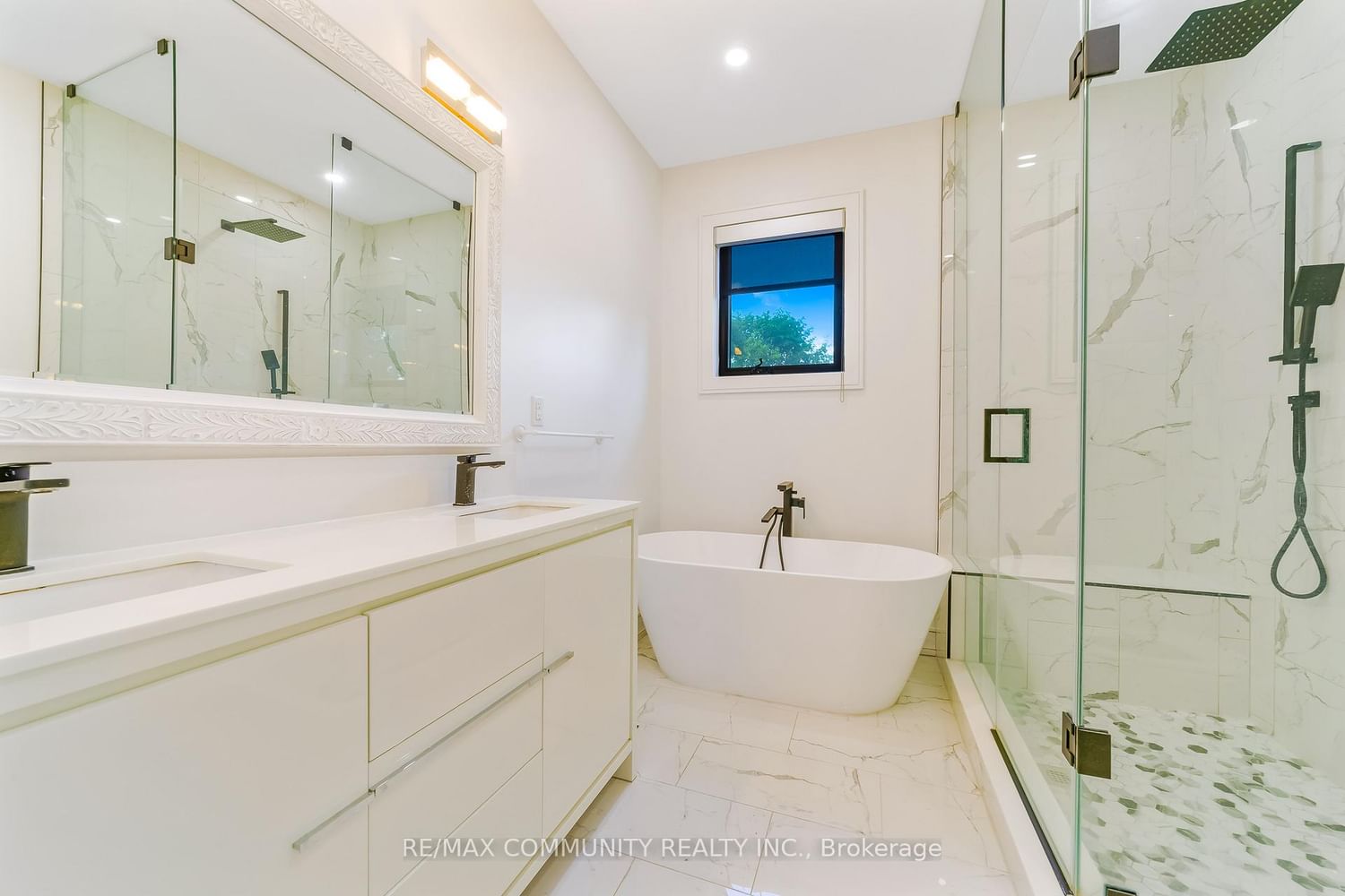 856 Kennedy Road • Toronto, ON photo 23