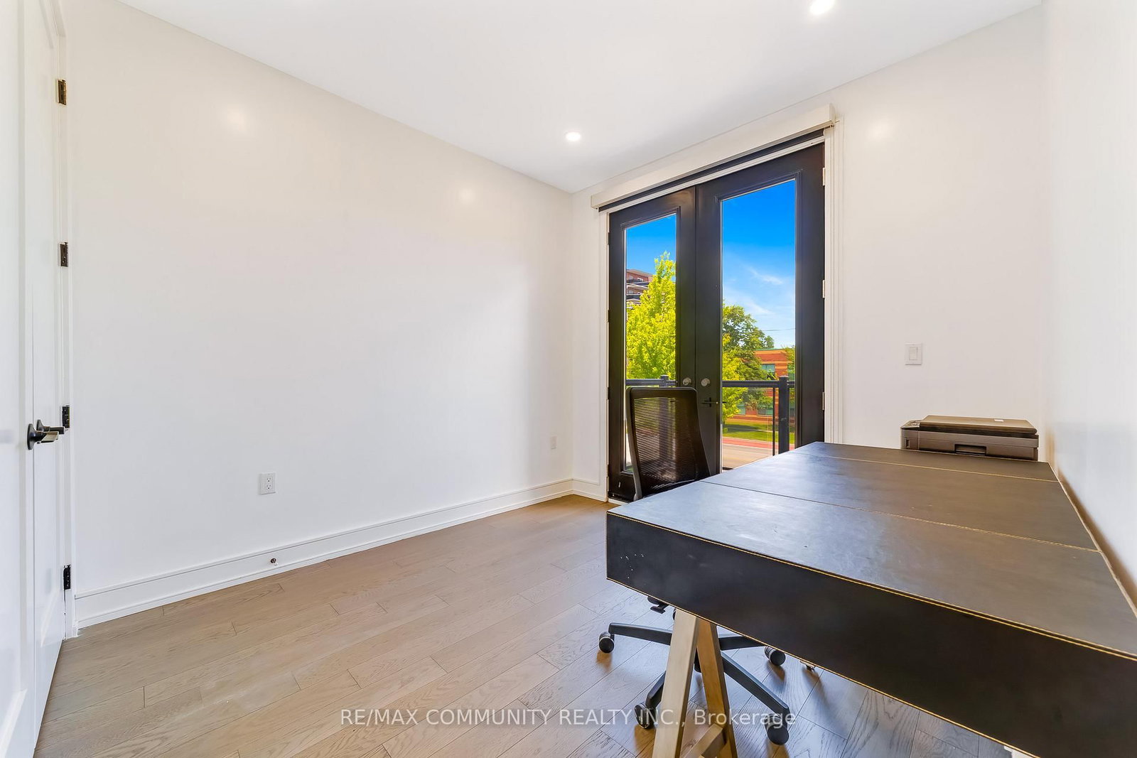 856 Kennedy Road • Toronto, ON photo 27