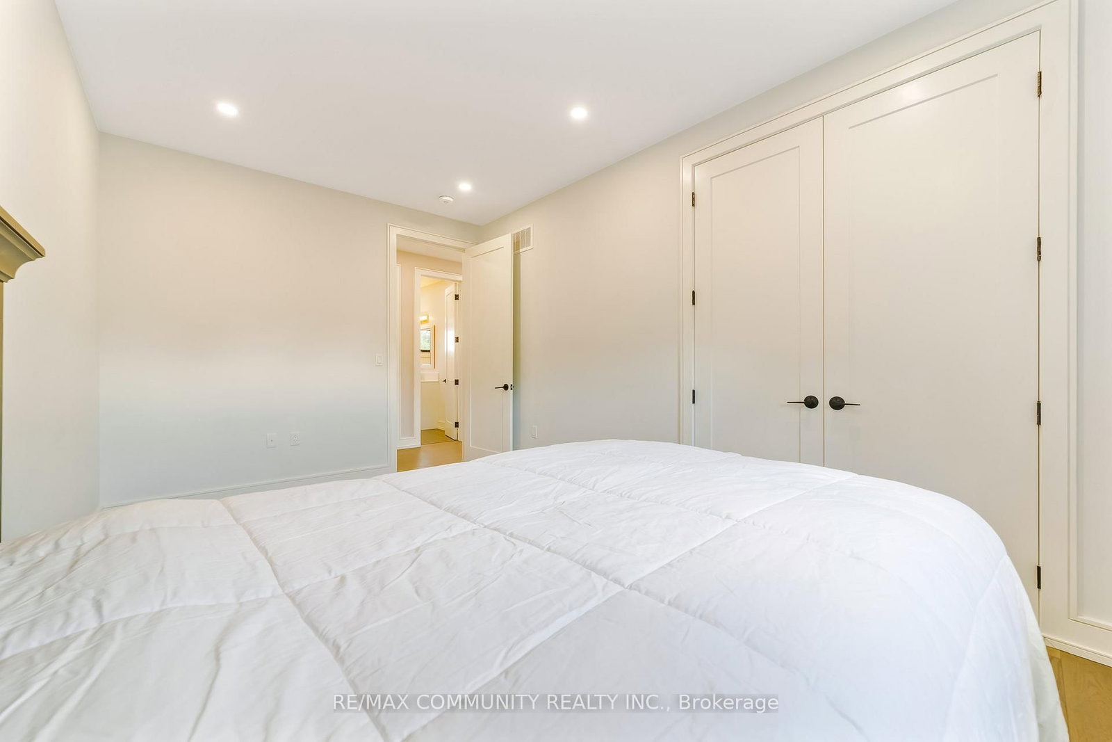 856 Kennedy Road • Toronto, ON photo 32