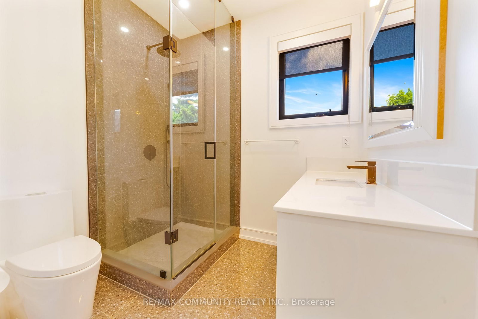 856 Kennedy Road • Toronto, ON photo 33