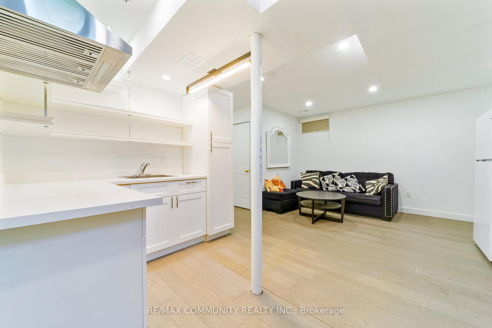 856 Kennedy Road • Toronto, ON photo 36
