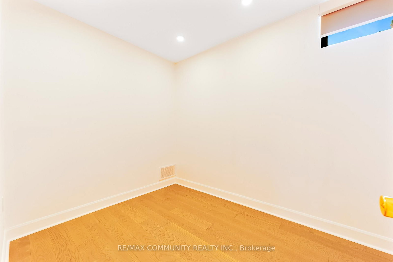 856 Kennedy Road • Toronto, ON photo 41