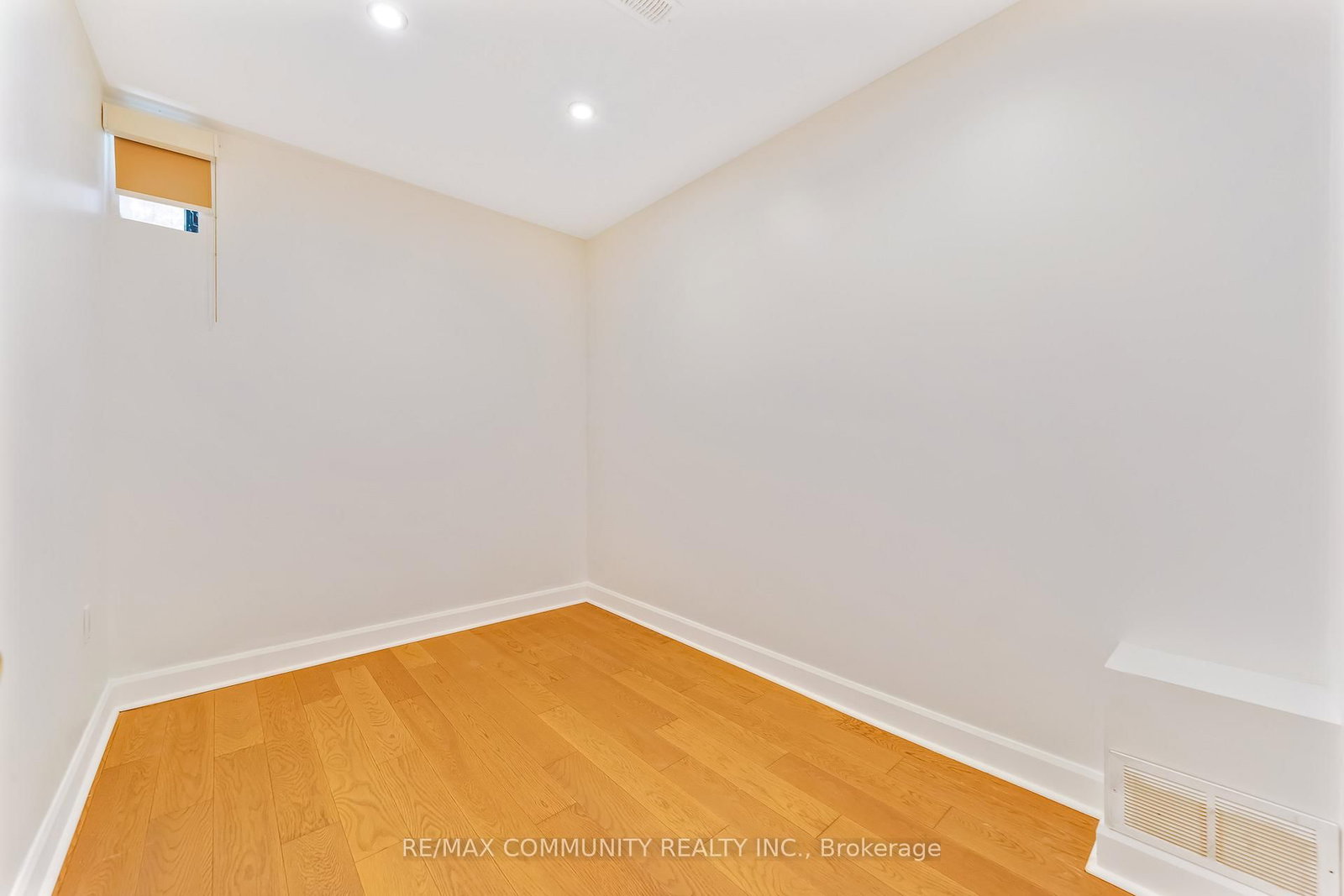 856 Kennedy Road • Toronto, ON photo 43