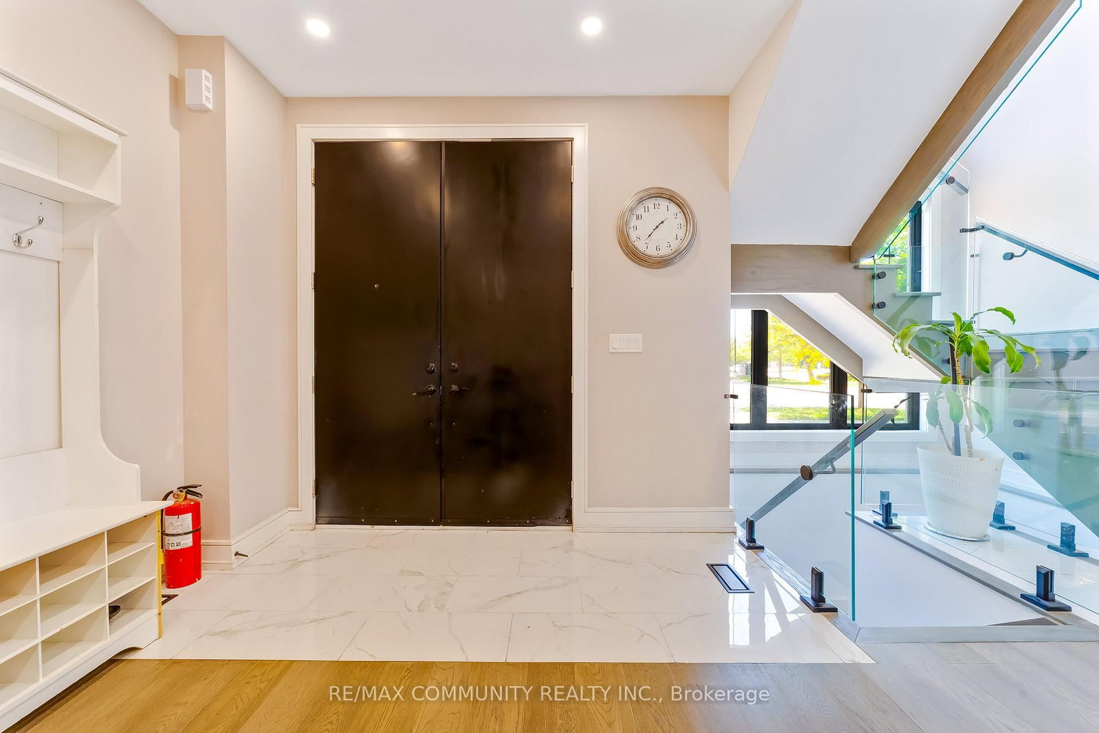 856 Kennedy Road • Toronto, ON photo 7