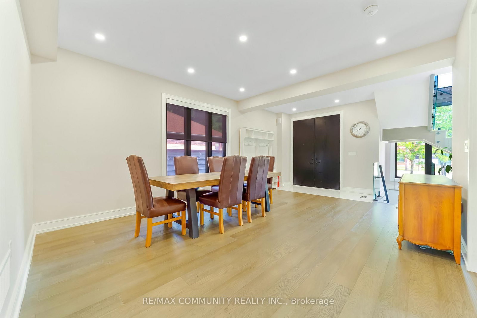 856 Kennedy Road • Toronto, ON photo 9