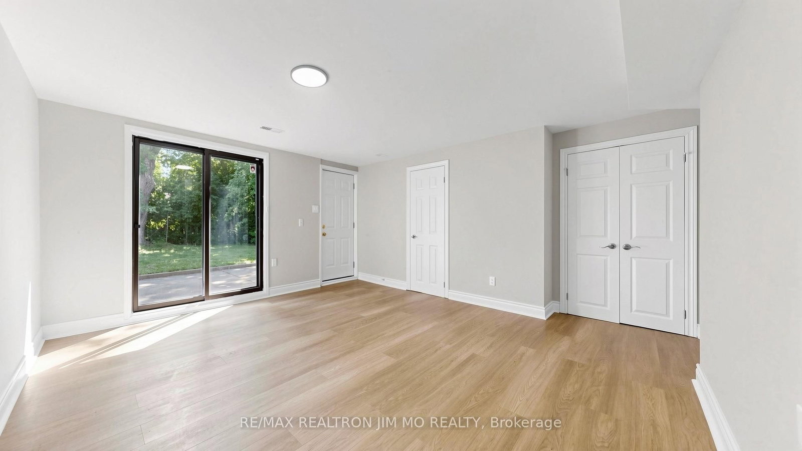 2571 Kennedy Road • Toronto, ON photo 16