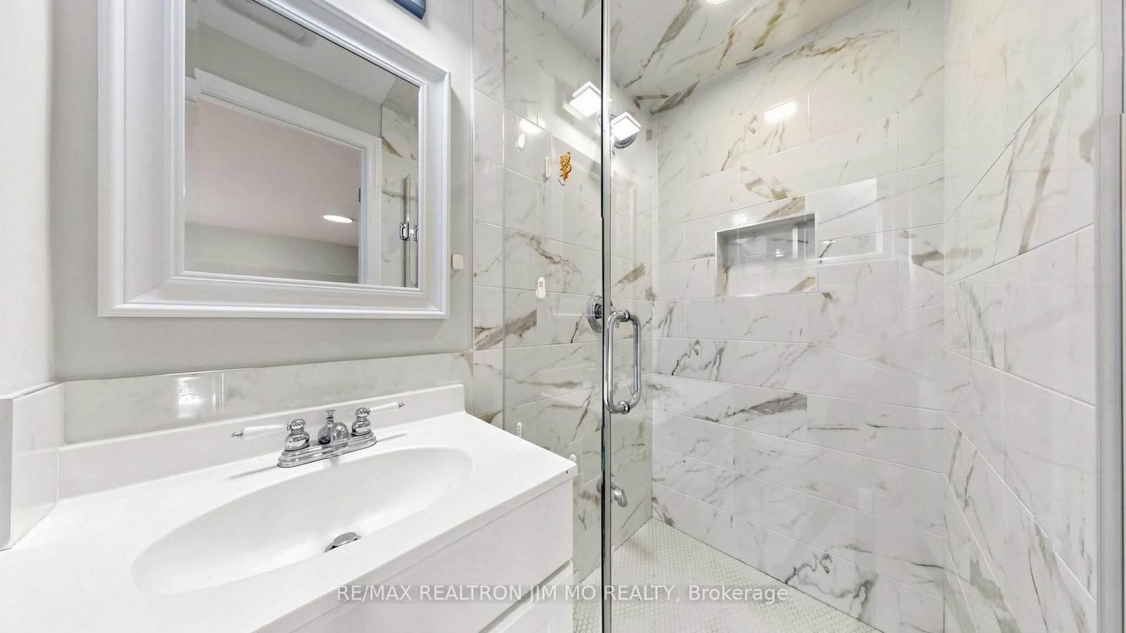 2571 Kennedy Road • Toronto, ON photo 17