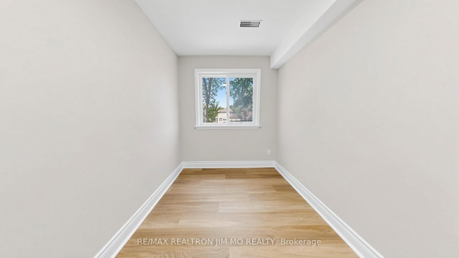2571 Kennedy Road • Toronto, ON photo 19