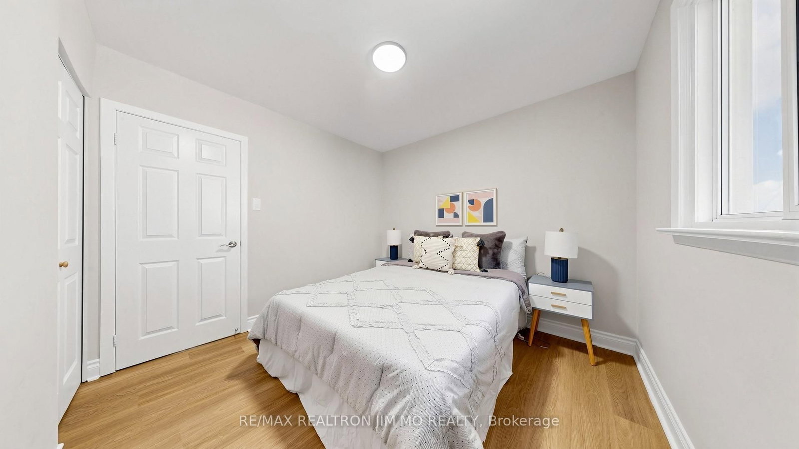2571 Kennedy Road • Toronto, ON photo 24