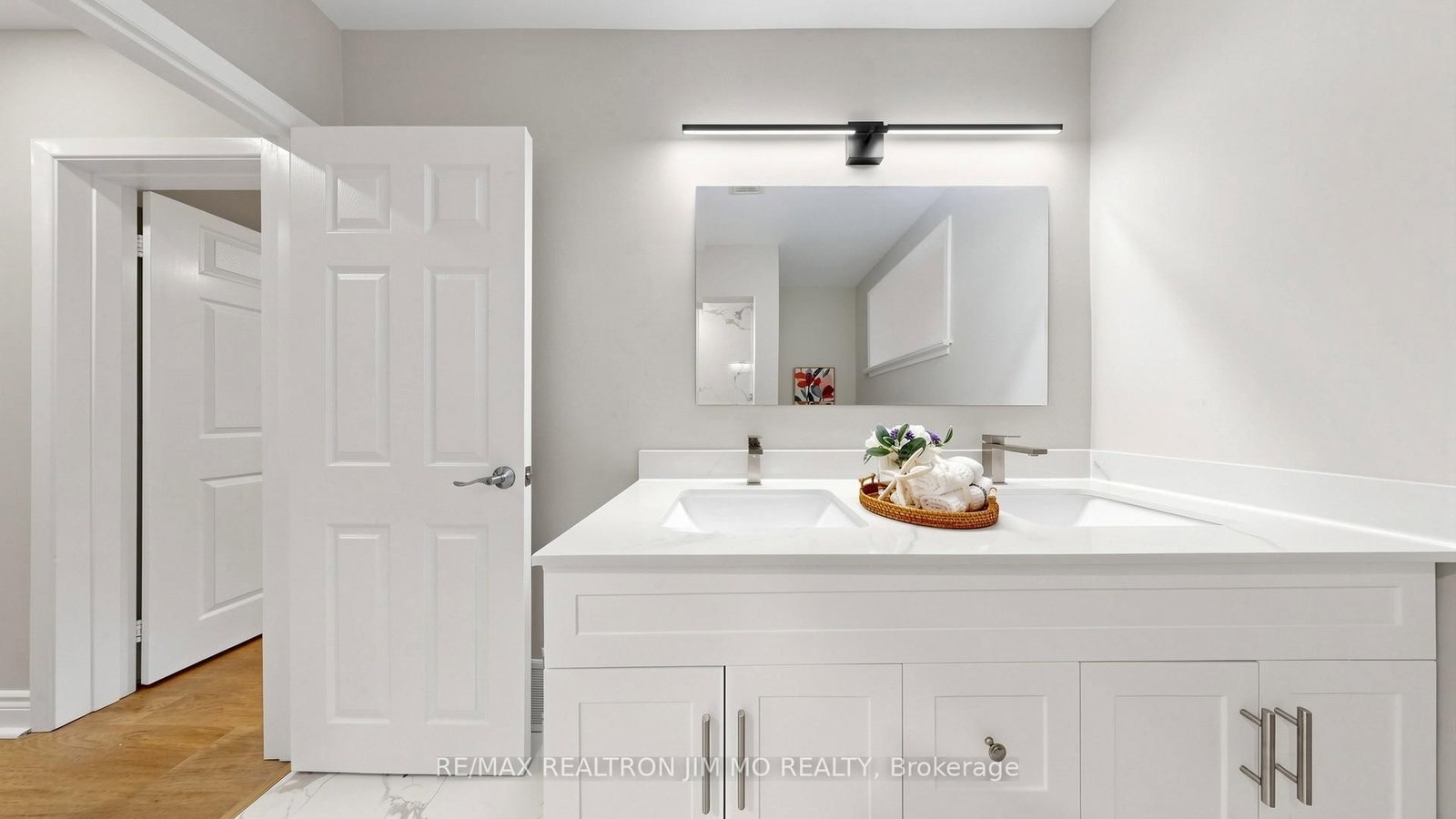 2571 Kennedy Road • Toronto, ON photo 29