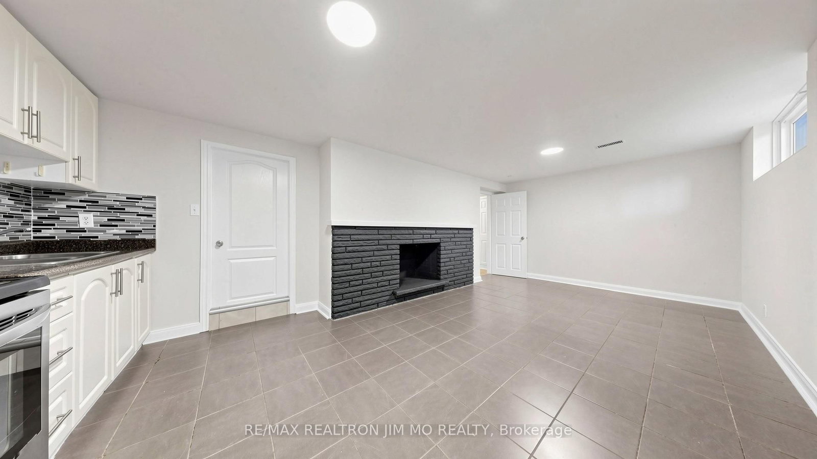 2571 Kennedy Road • Toronto, ON photo 31