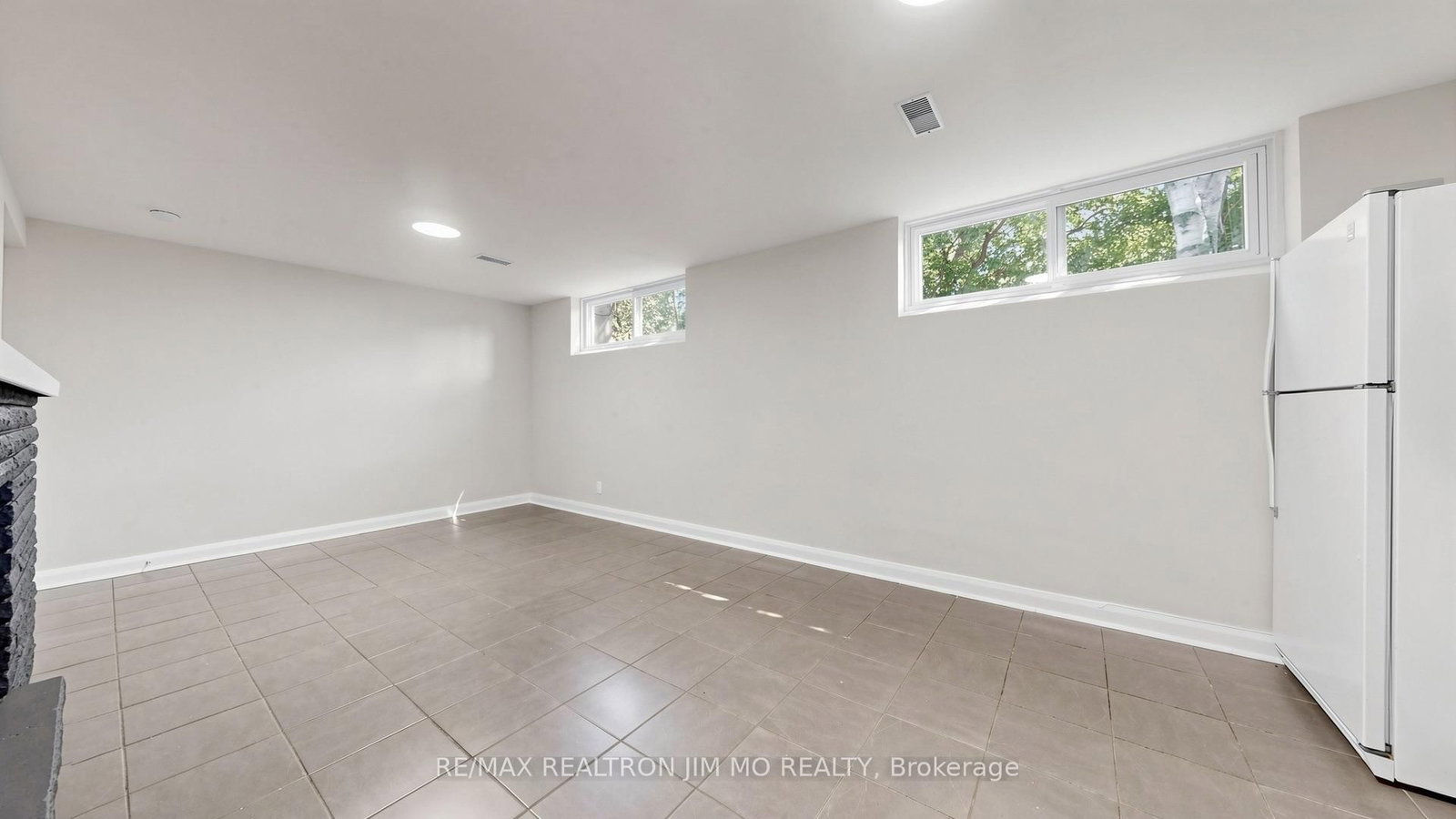 2571 Kennedy Road • Toronto, ON photo 35
