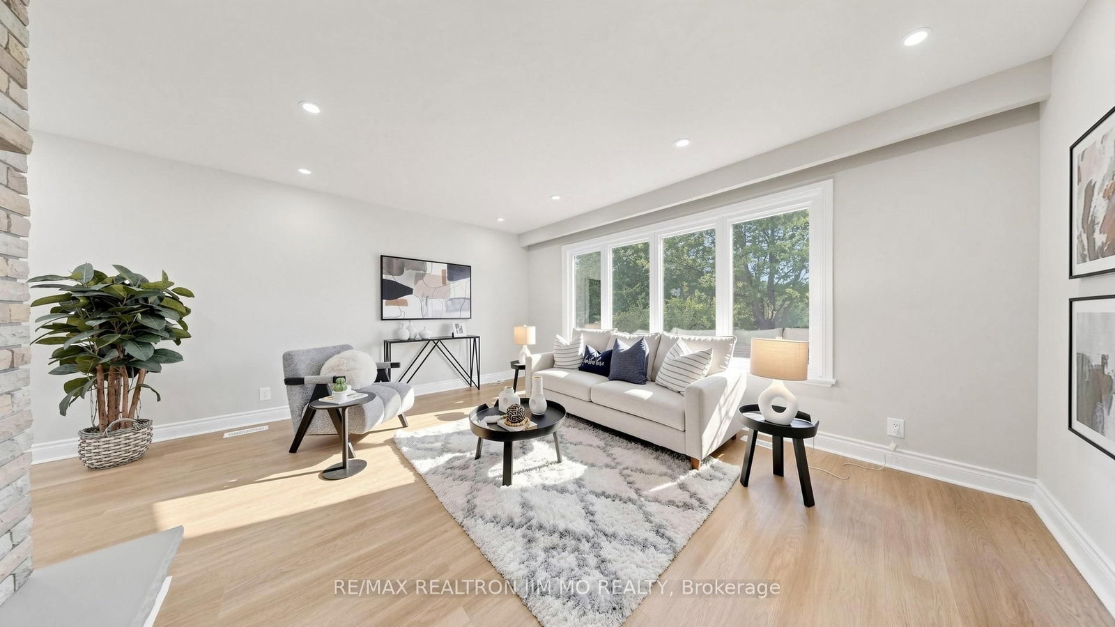 2571 Kennedy Road • Toronto, ON photo 5
