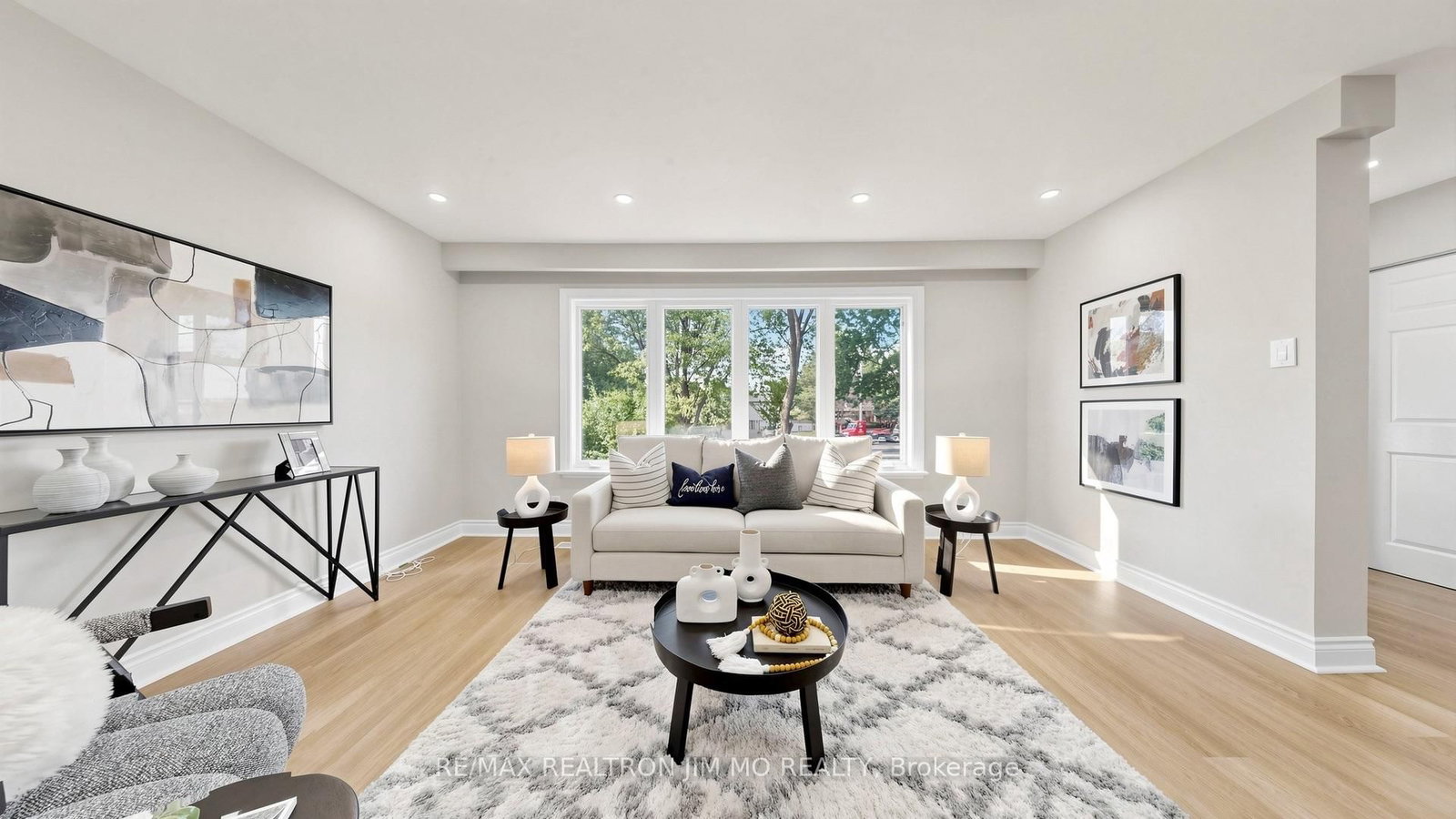 2571 Kennedy Road • Toronto, ON photo 6