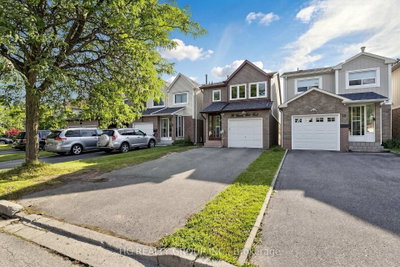 14 Becca Hall Trail • Toronto, ON photo 2