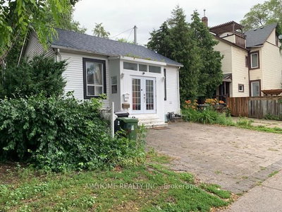 966 Dundas Street E • Toronto, ON photo 4