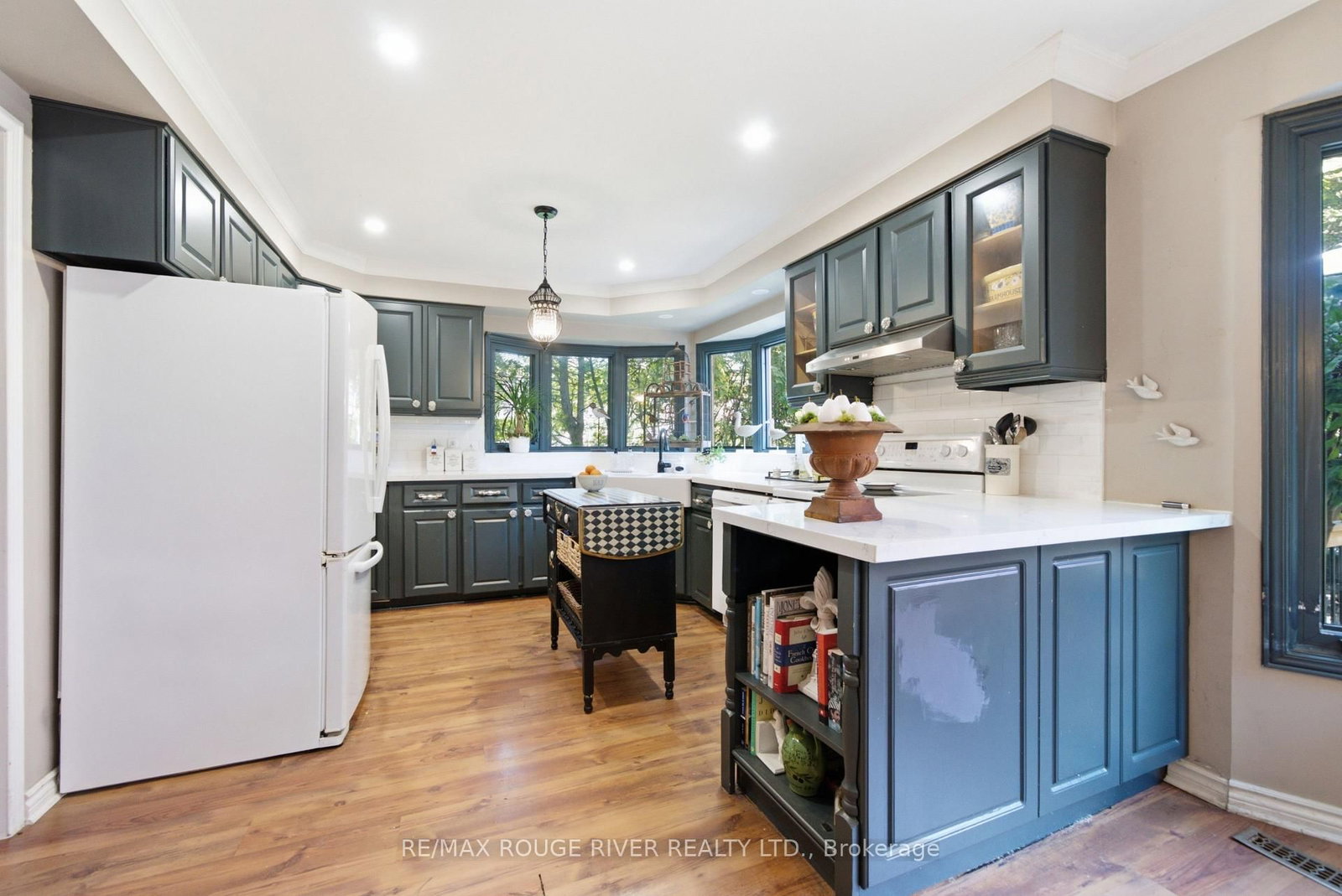 909 Ridge Valley Drive • Oshawa, ON photo 12