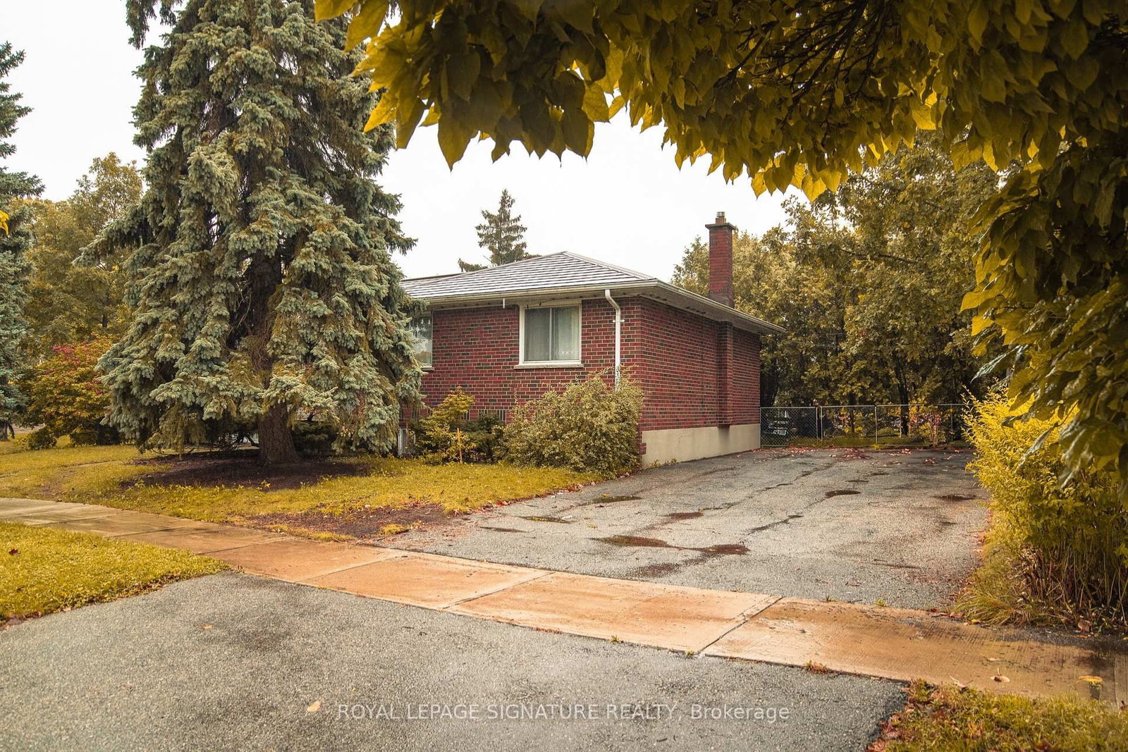 2 Brantwood Drive, Toronto 3