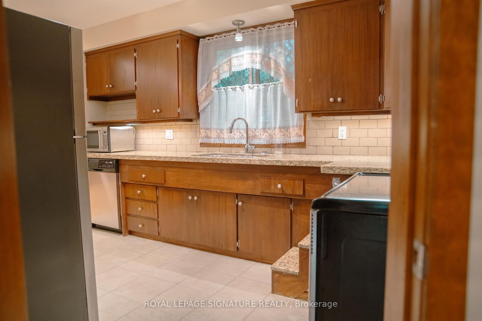 2 Brantwood Drive, Toronto 5