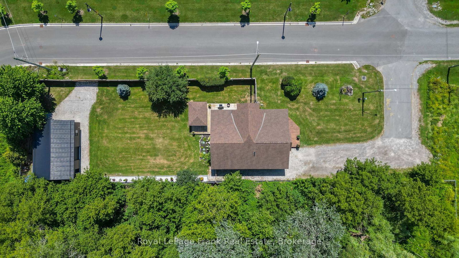 86 East Beach Road • Clarington, ON photo 9