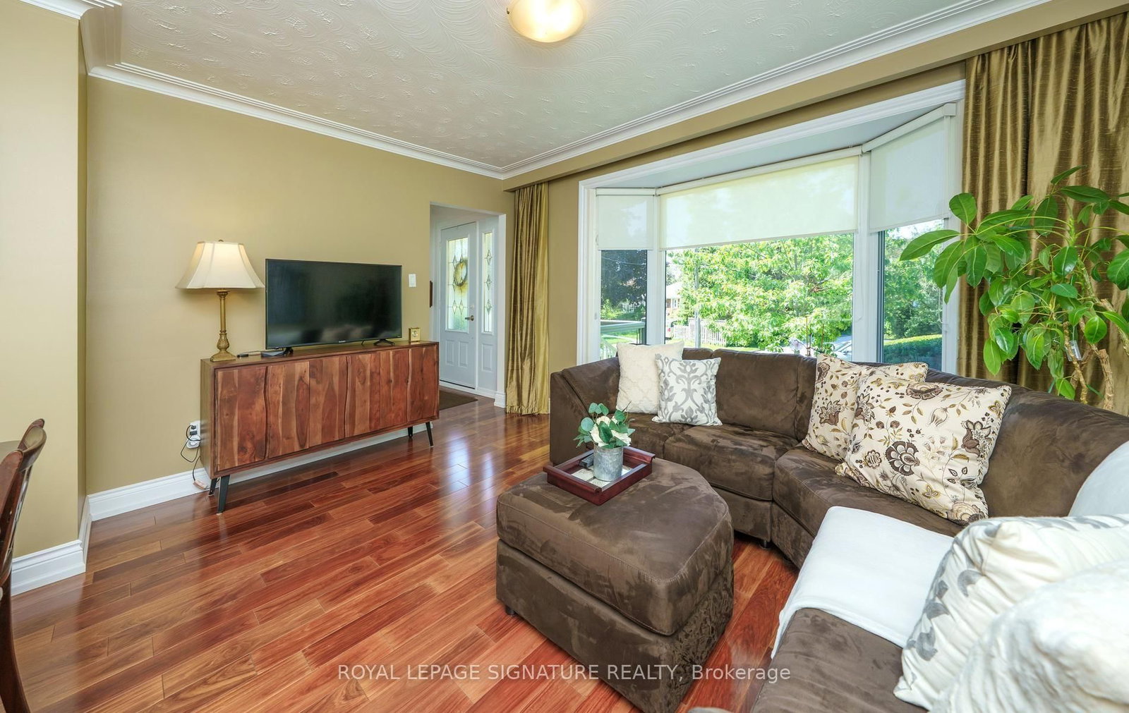 5 Manorwood Road • Toronto, ON photo 5