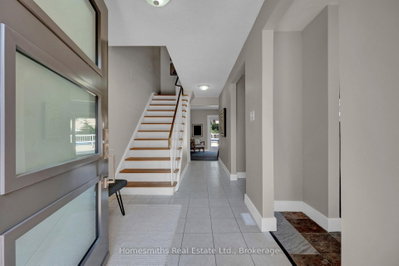 44 Loscombe Drive • Clarington, ON photo 2