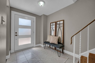 44 Loscombe Drive • Clarington, ON photo 3
