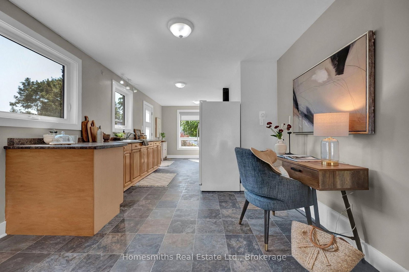 44 Loscombe Drive • Clarington, ON photo 8
