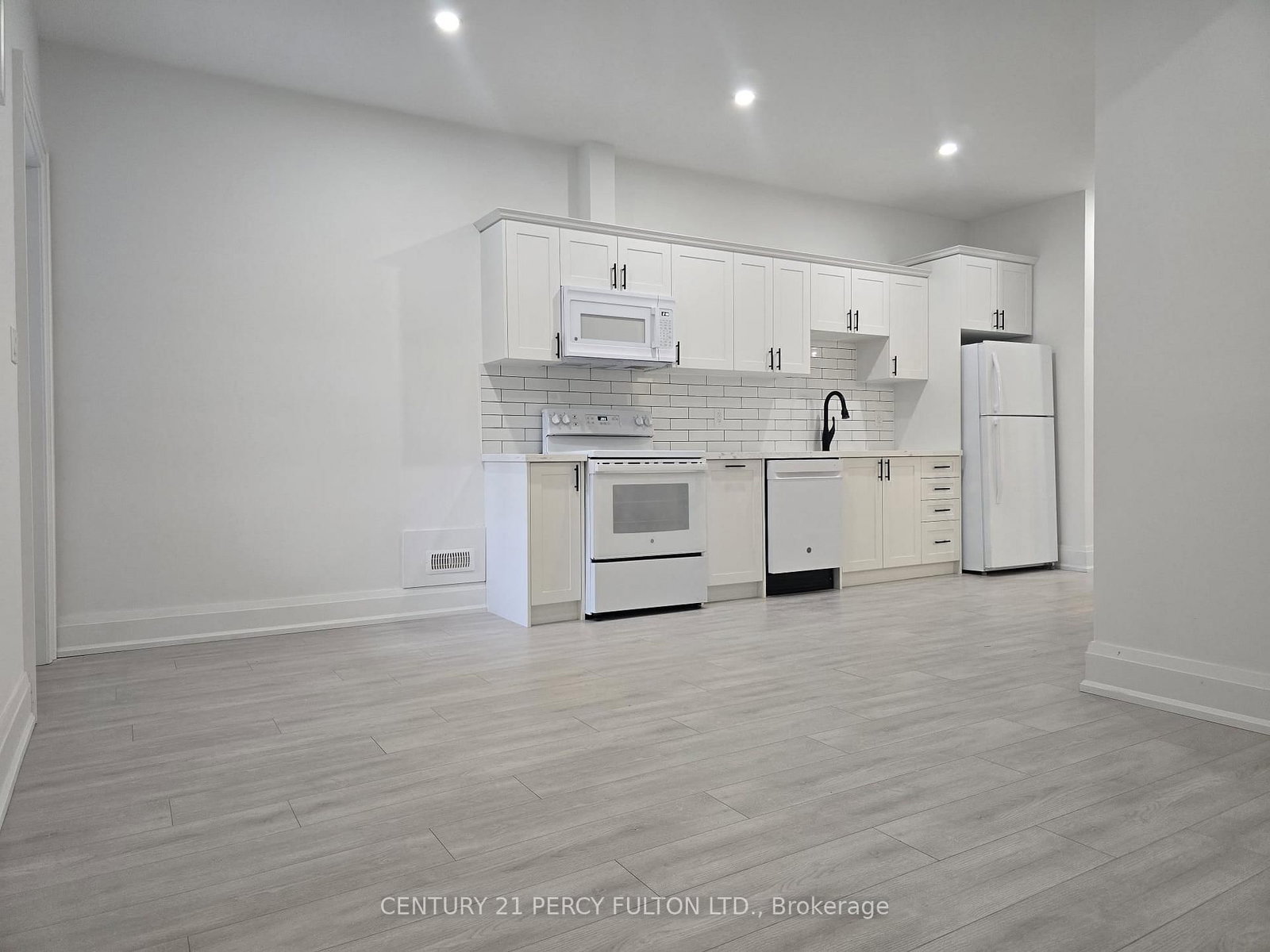 Bsmt - 195 Danforth Road, Toronto 2