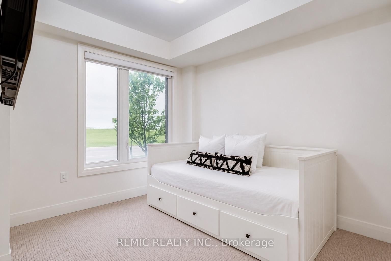 739 Port Darlington Road • Clarington, ON photo 6