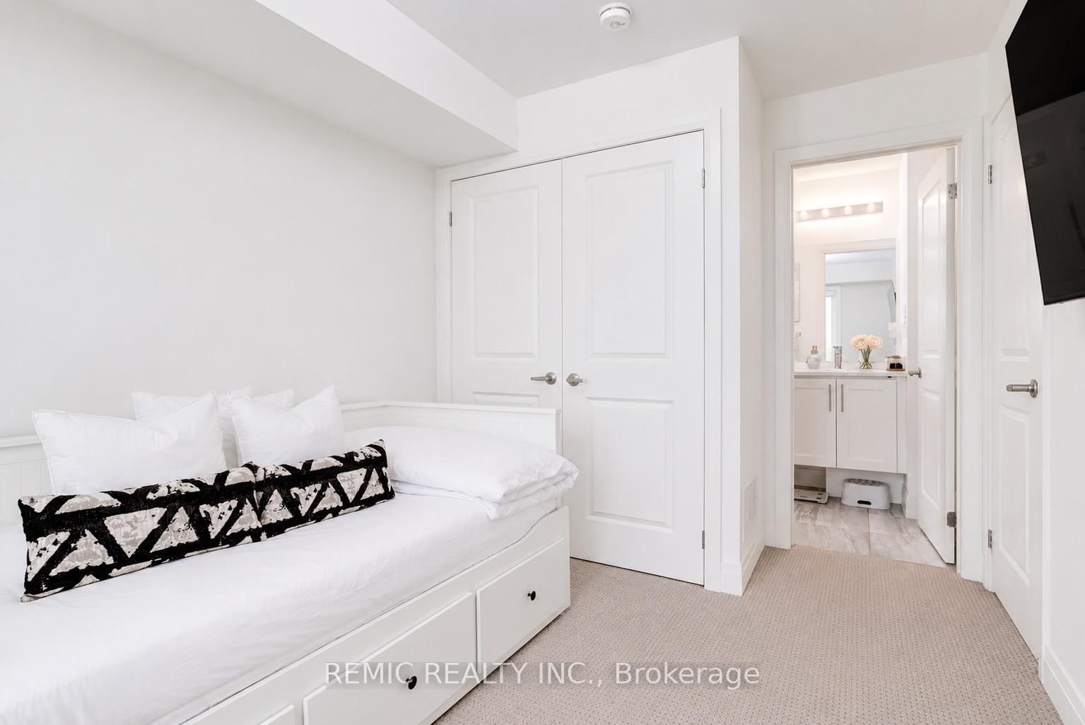 739 Port Darlington Road • Clarington, ON photo 7