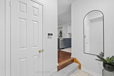 7 Torr Lane • Ajax, ON photo 3