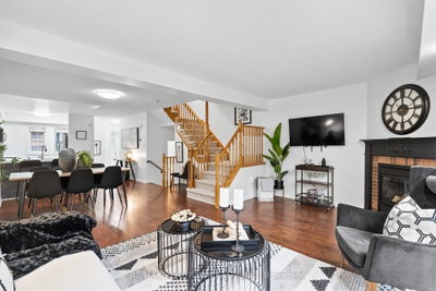 7 Torr Lane • Ajax, ON photo 5