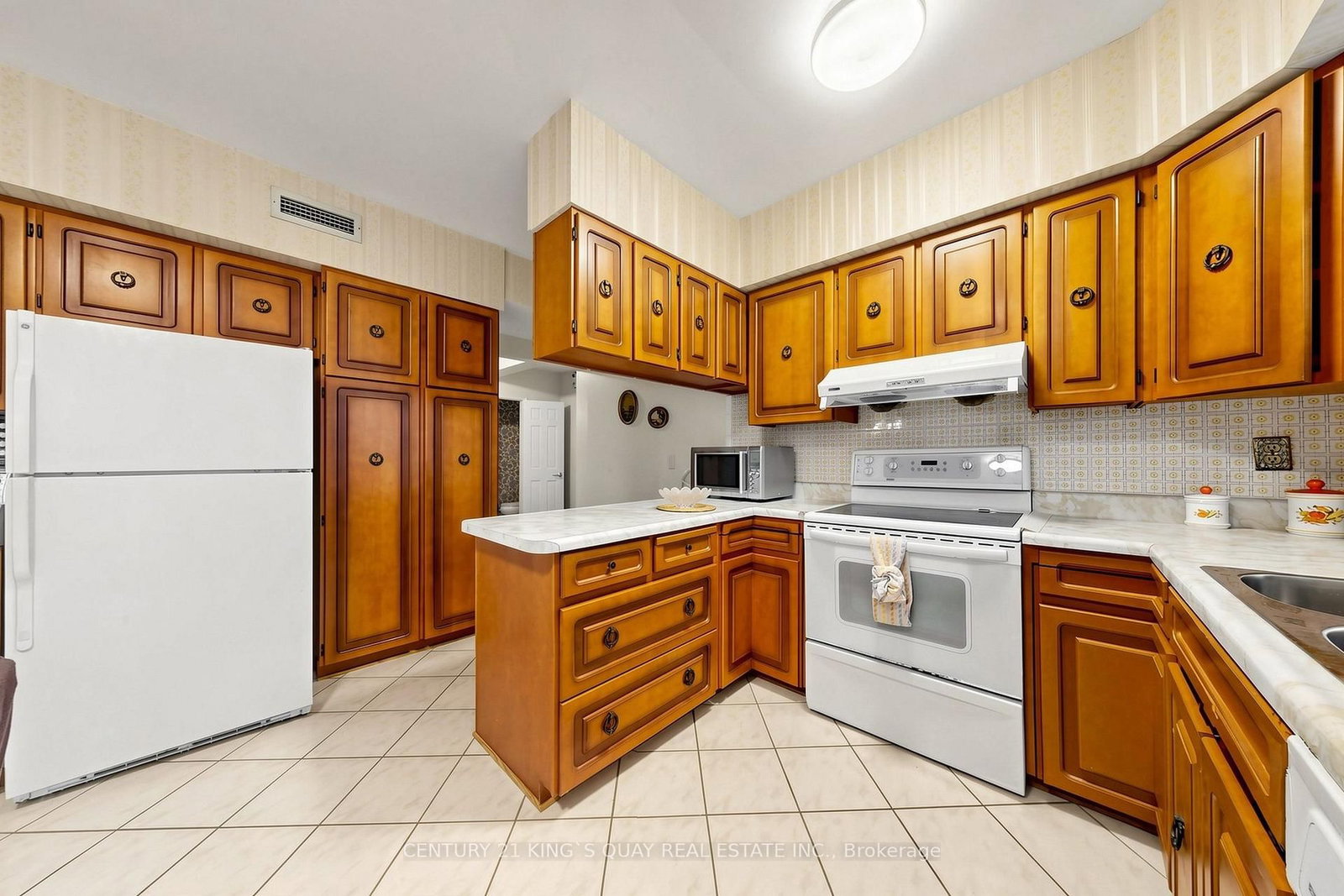 35 Coxwell Avenue • Toronto, ON photo 11