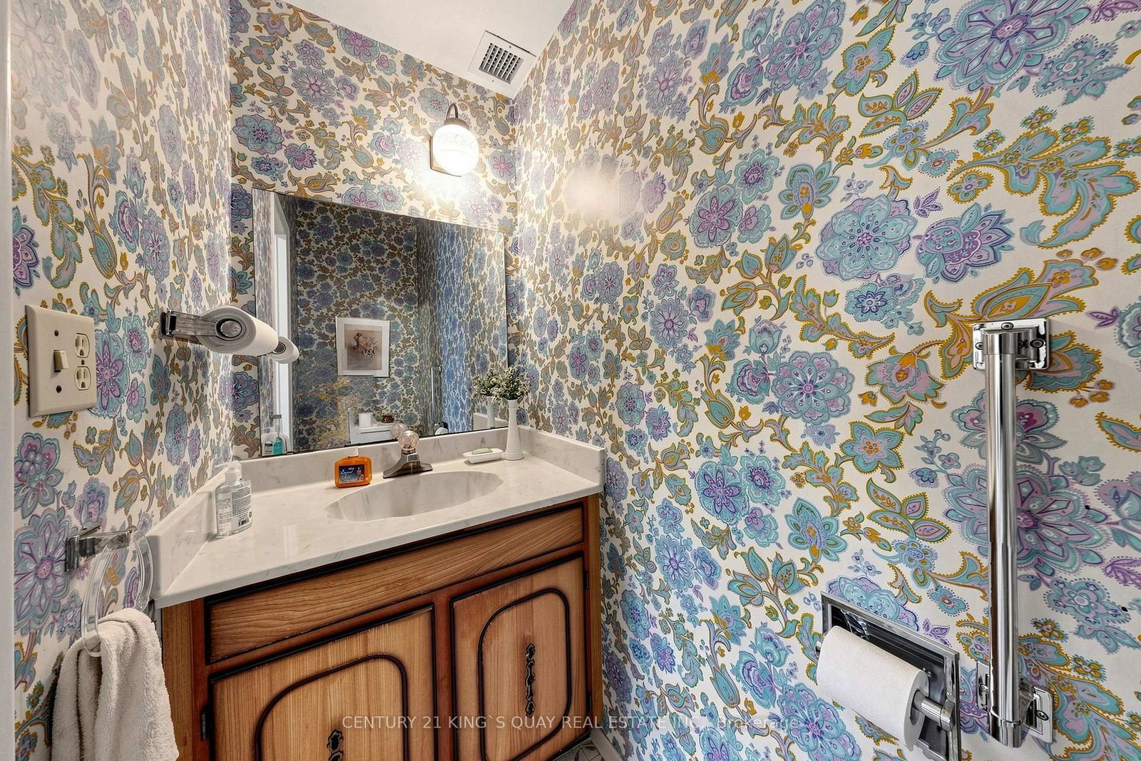 35 Coxwell Avenue • Toronto, ON photo 16