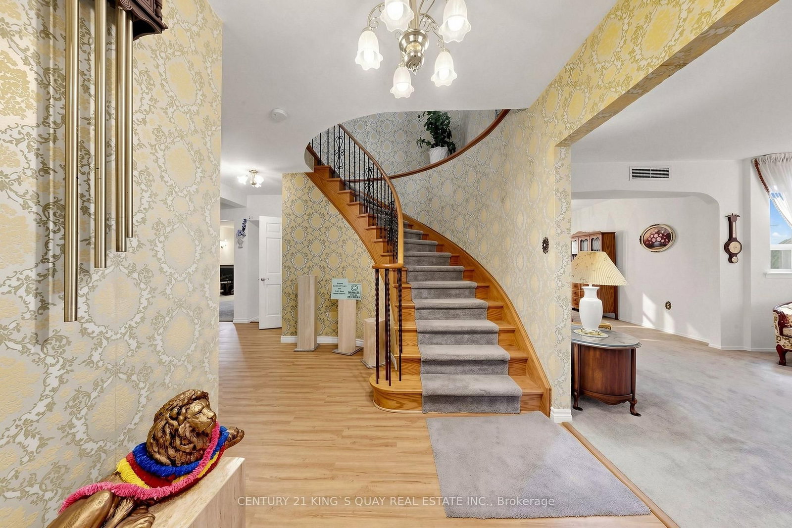 35 Coxwell Avenue • Toronto, ON photo 17