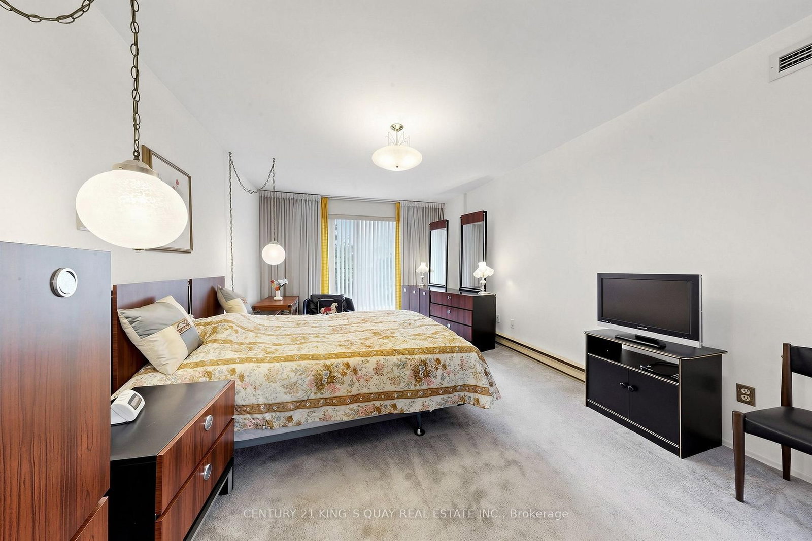 35 Coxwell Avenue • Toronto, ON photo 18