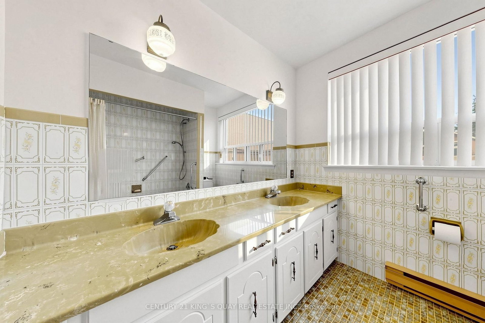 35 Coxwell Avenue • Toronto, ON photo 22
