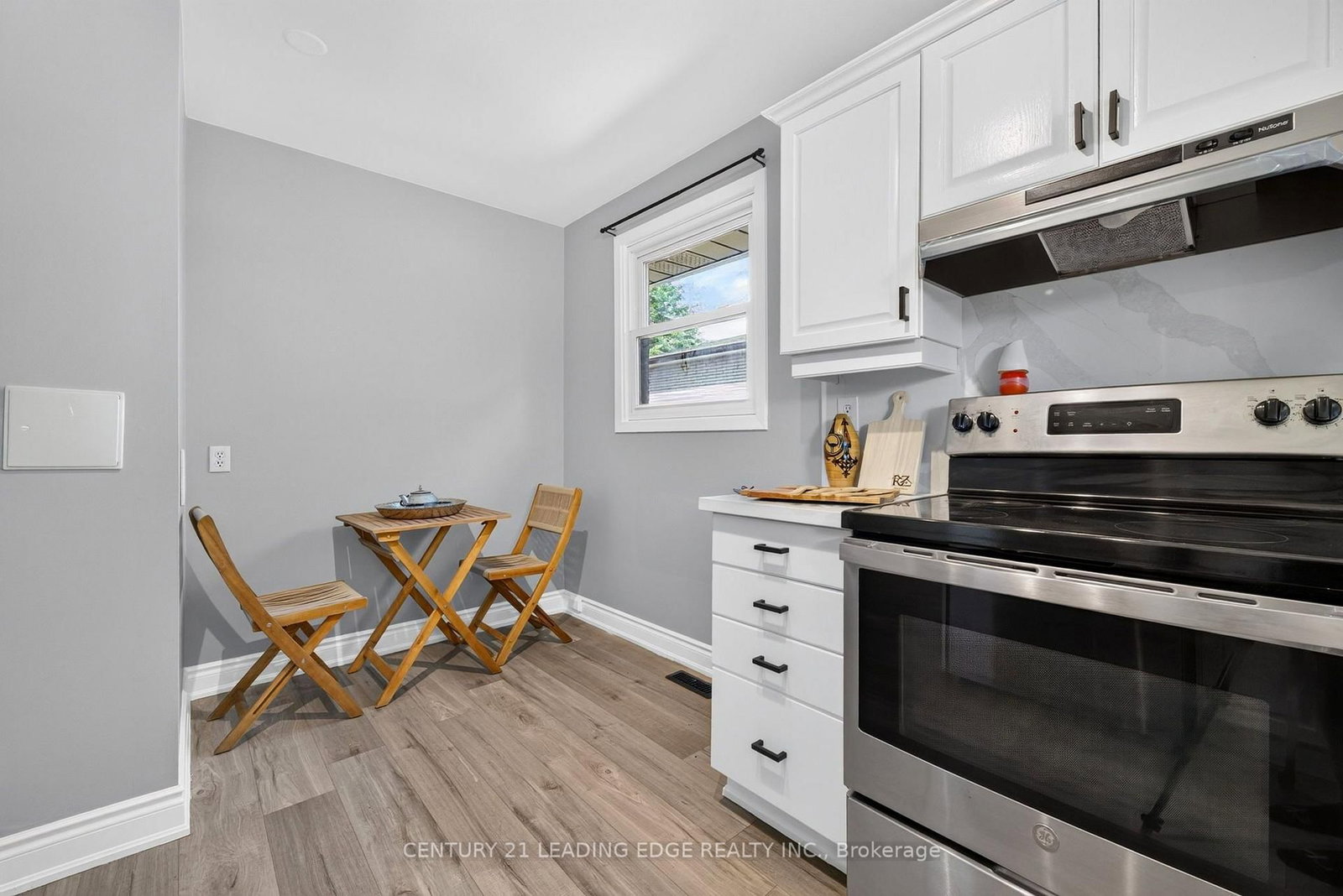 382 Fairlawn Street • Oshawa, ON photo 16