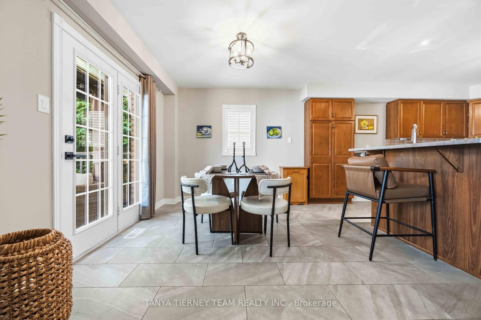16 Waring Avenue • Whitby, ON photo 18