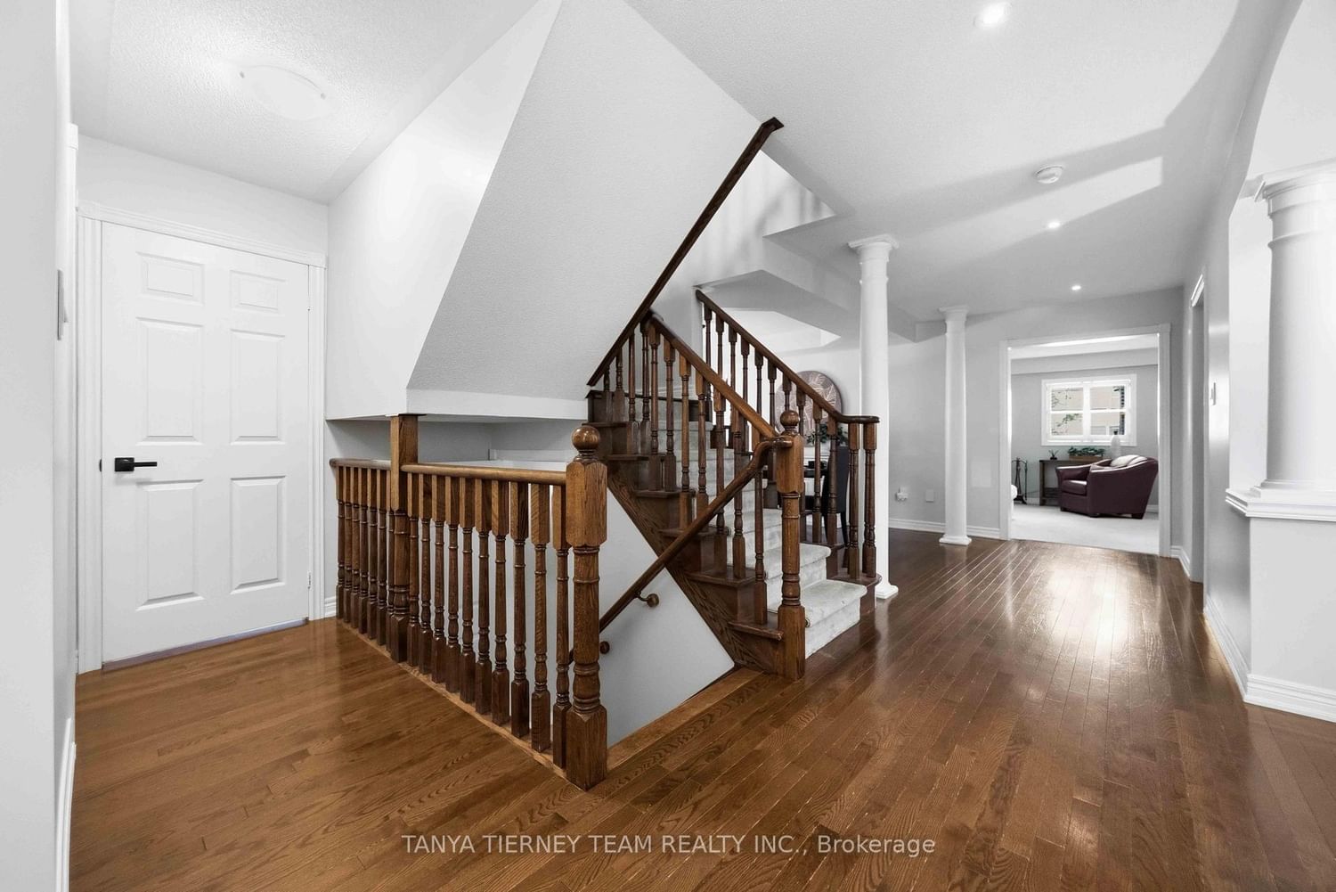 16 Waring Avenue • Whitby, ON photo 25